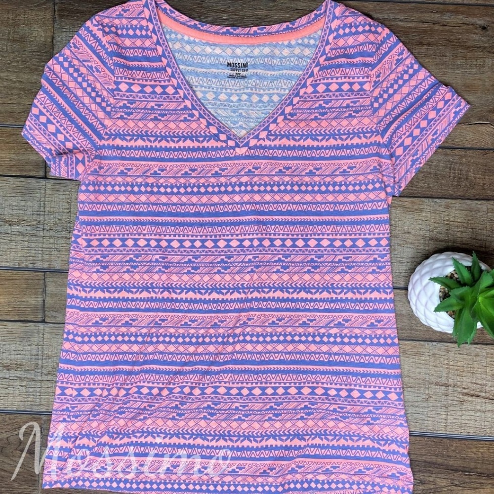 🌺 MOSSIMO | V Neck Striped Top (SOLD)